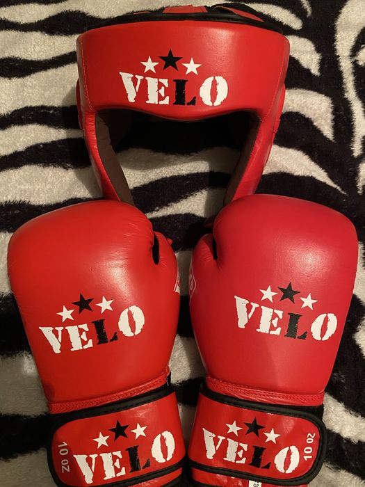 Перчатки и шлем Velo