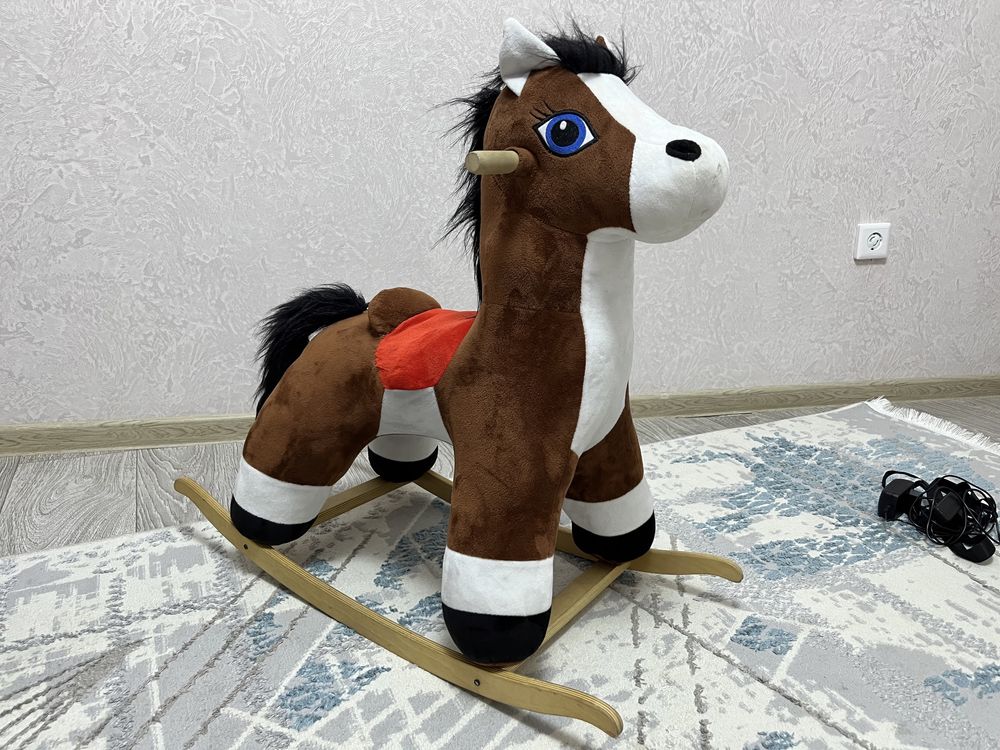 Продам Игрушечную лошадь