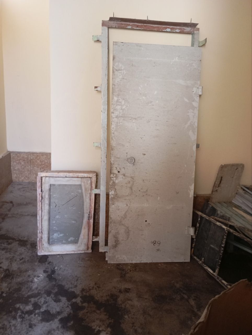 Старые вещи продаю дёшево
