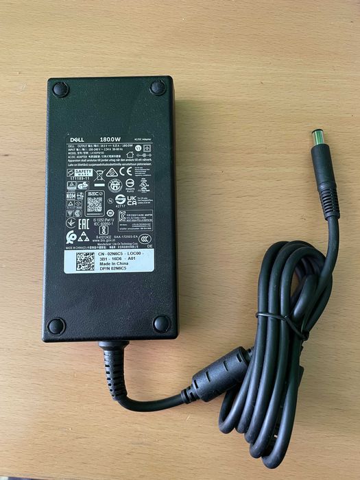 Dell - 180W AC Adapter - Оригинално зарядно за лаптоп