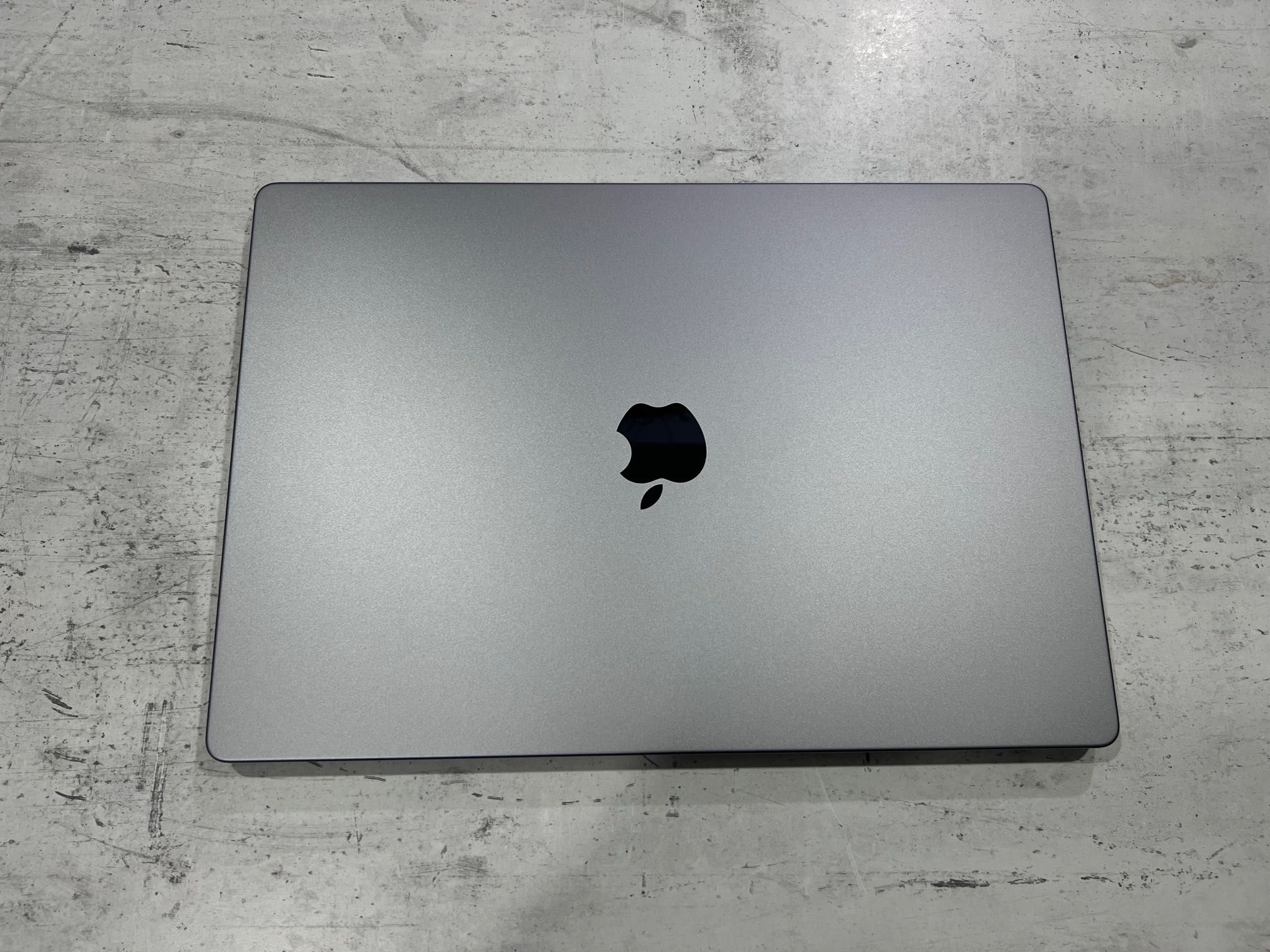 MacBook Pro 16" M1 MAX 10-Core CPU, 32-Core GPU, 32GB RAM, 1TB SSD