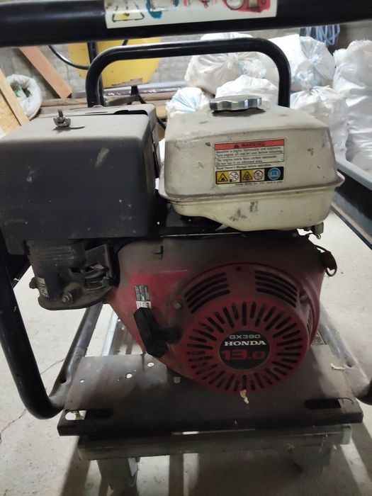 Generator Honda pe benzina