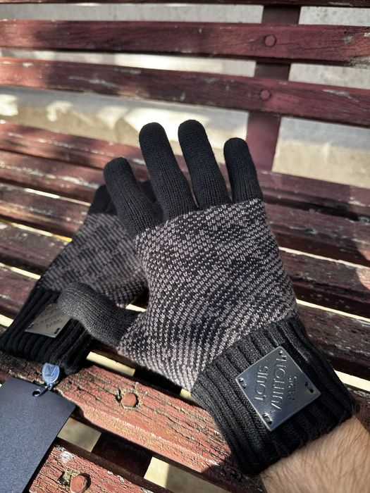 Manusi Louis Vuitton din Cașmir