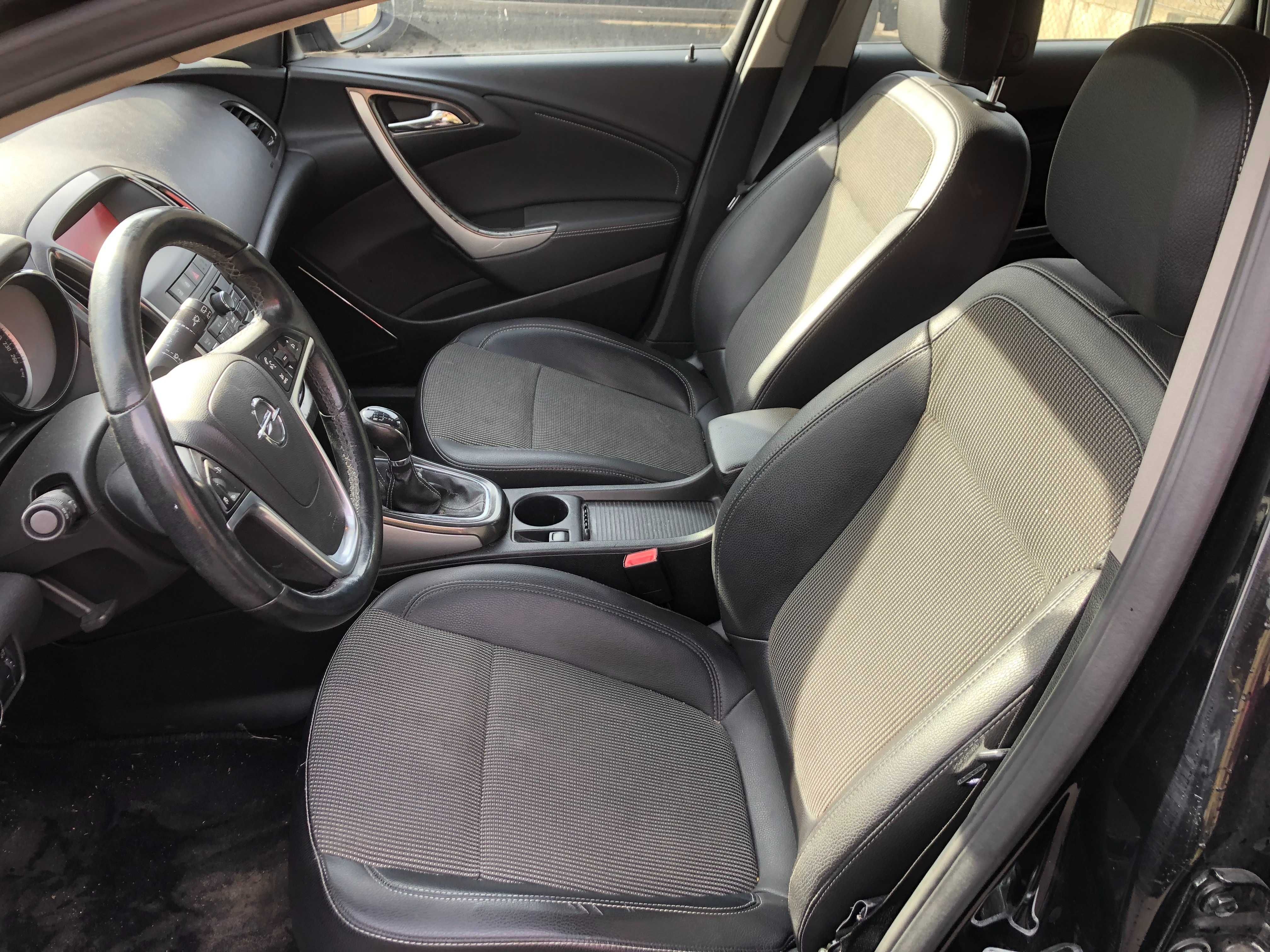 Dezmembram Opel Astra J Hatchback 1.7 CDTI A17DTJ 2009-2015