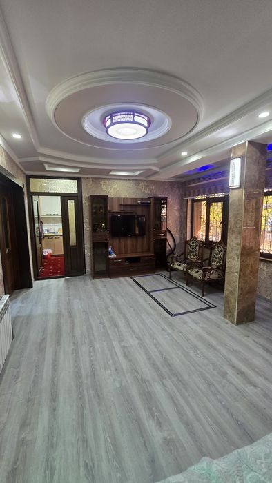 Чилонзор район Ц квартал 4/1/5 банковский. 3*6 балкон