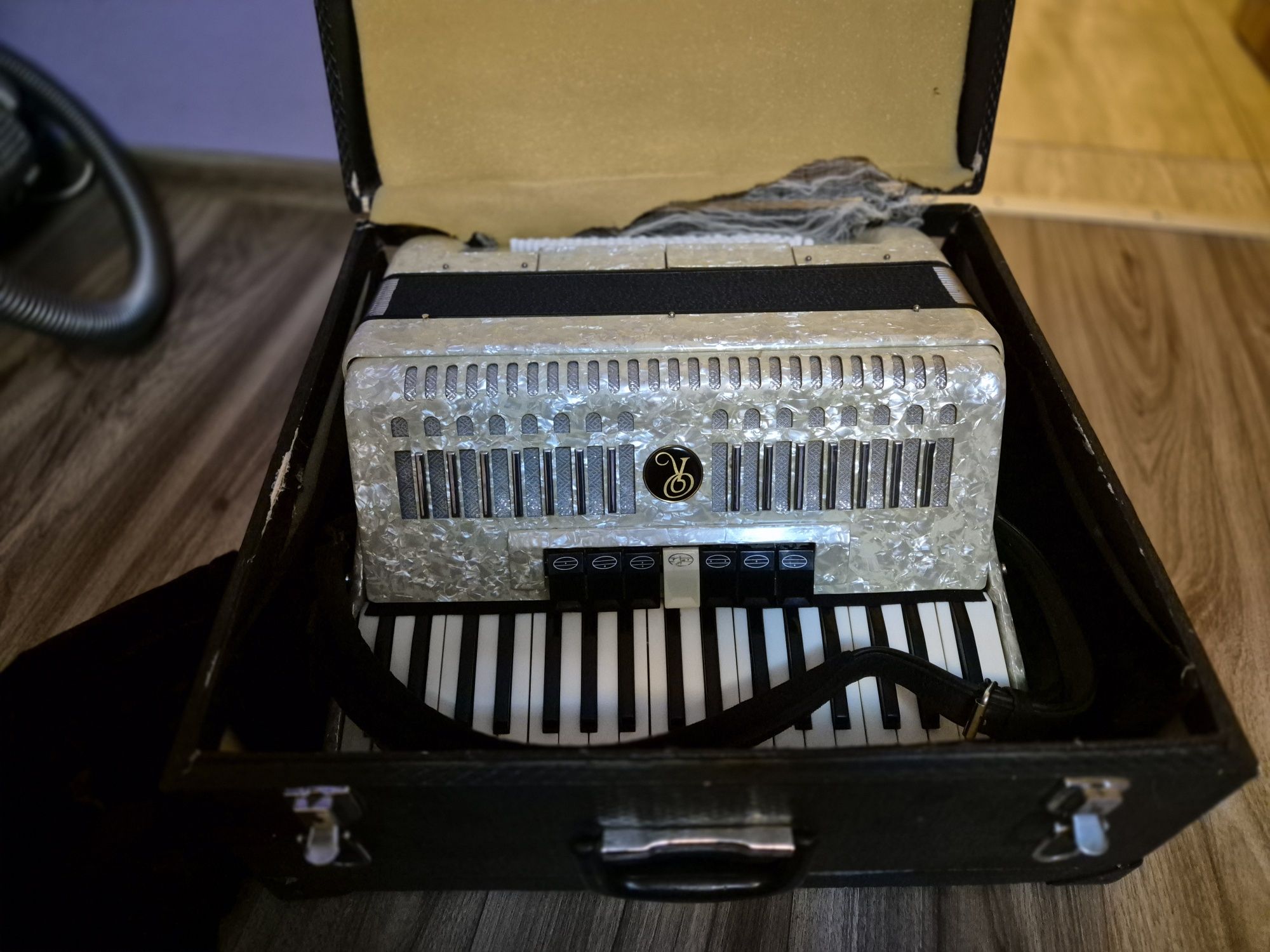 Vând acordeon italian [parrot, hohner, welmeister]