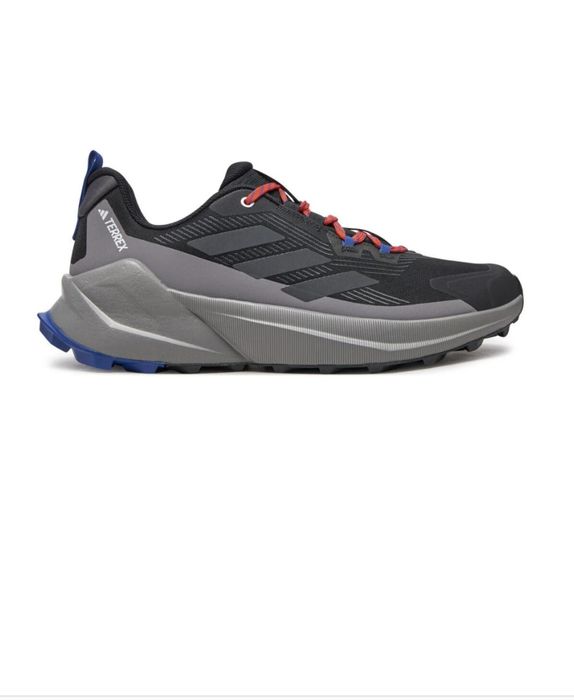 Adidas  noi  nr 42 la schimb