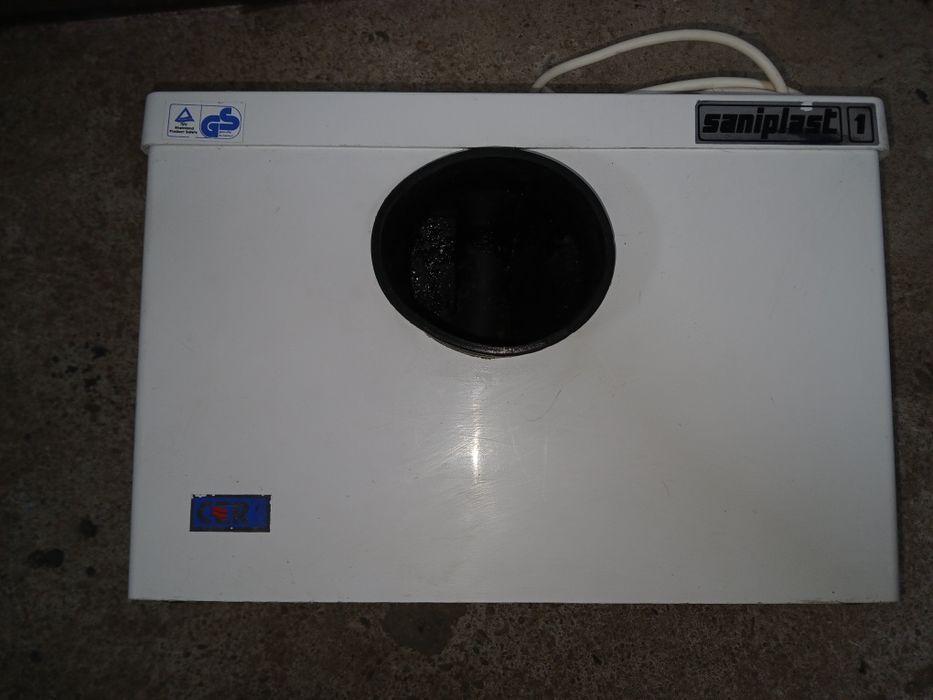 Pompa cu tocator pentru wc