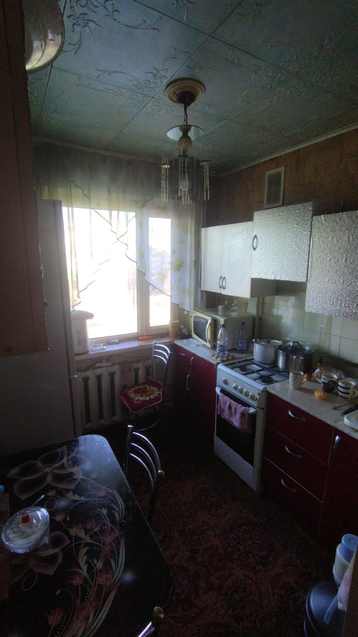 Продам 2х комнатную квартиру в 11 а микрорайоне.