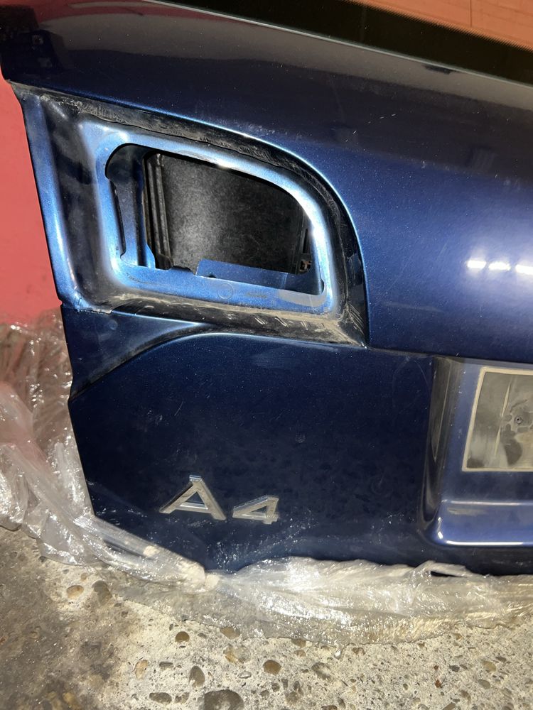 Заден капак за Audi A4 b7 комби перфектен