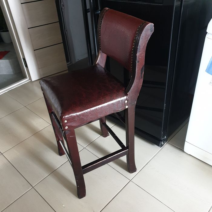 Продам стулья барные