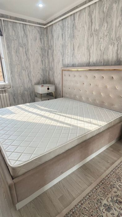 Кровать 1.90-2.10 почти новый с матрасом