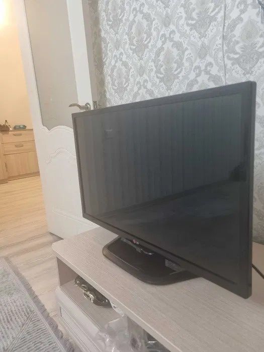 Продам телевизор  ЖК LG 32диагональ подсветка  LED  качество 25000 тг