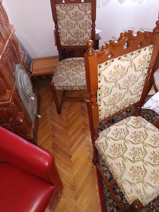 Vând scaune lemn mobilă luxor