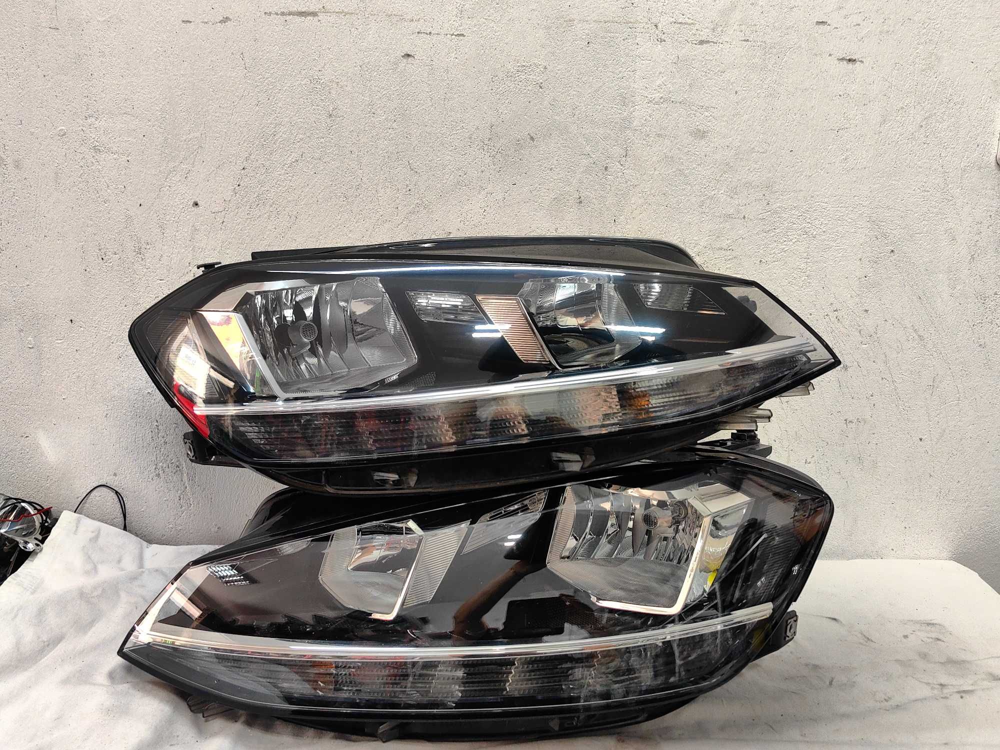 Оригинални фарове  Vw Golf 7 Feis Led