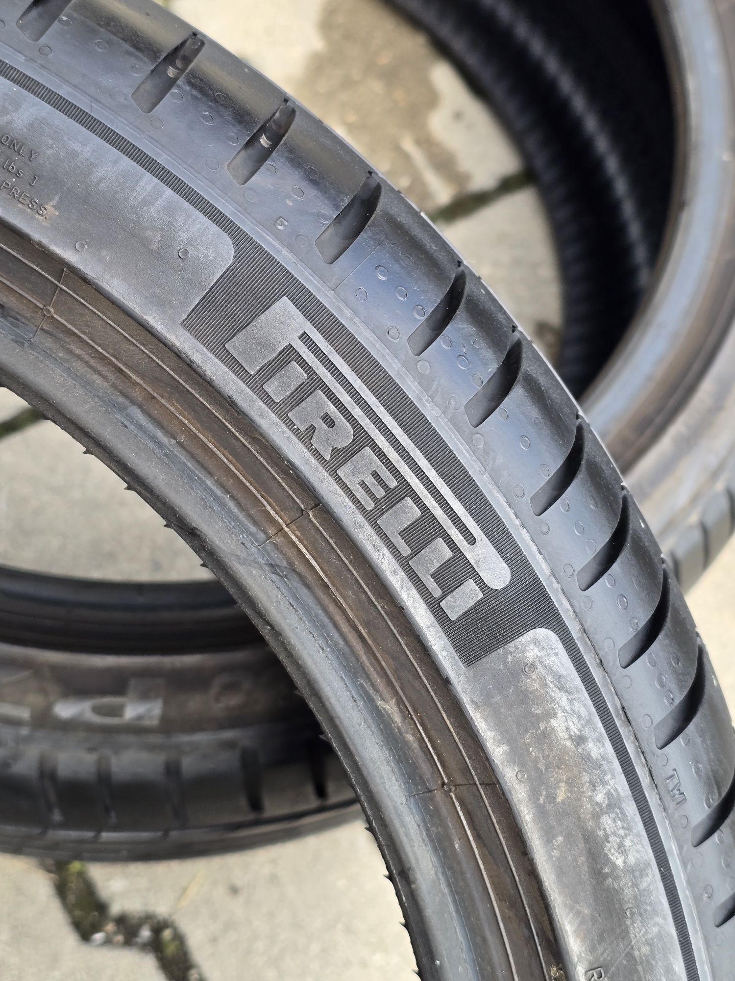 225 40 18 Pirelli