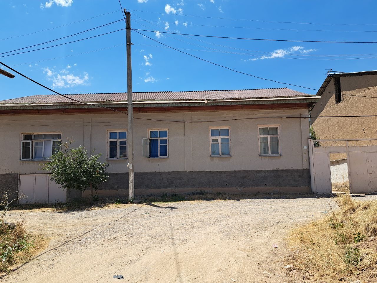 Uchaska sotiladi 6 xona
