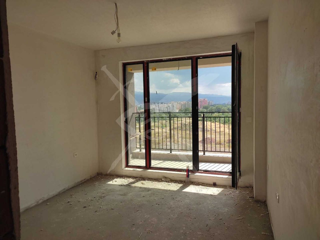 Продава се Тристаен апартамент в Пловдив, Тракия - 100 кв.м за 1450 €/кв.м - Снимка #2