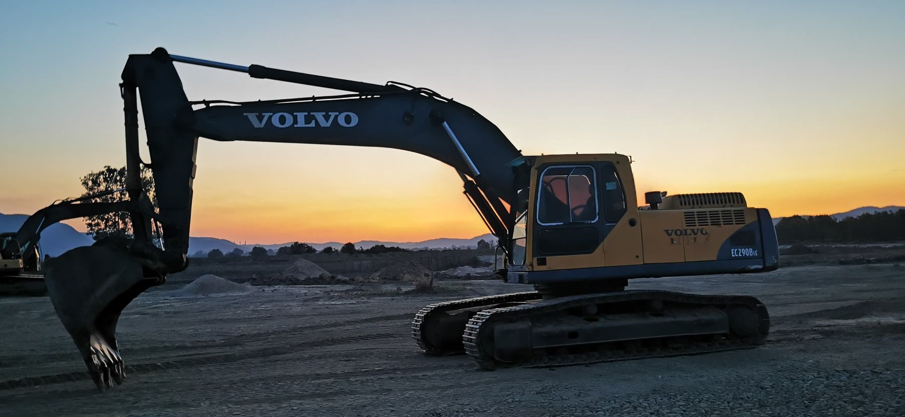 Excavator Volvo  ec290blc
