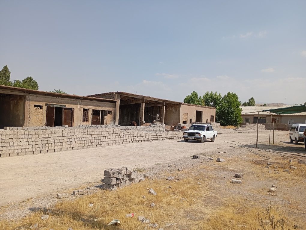 Shlakablok stanoklar sotiladi tayyor ishlab turibdi