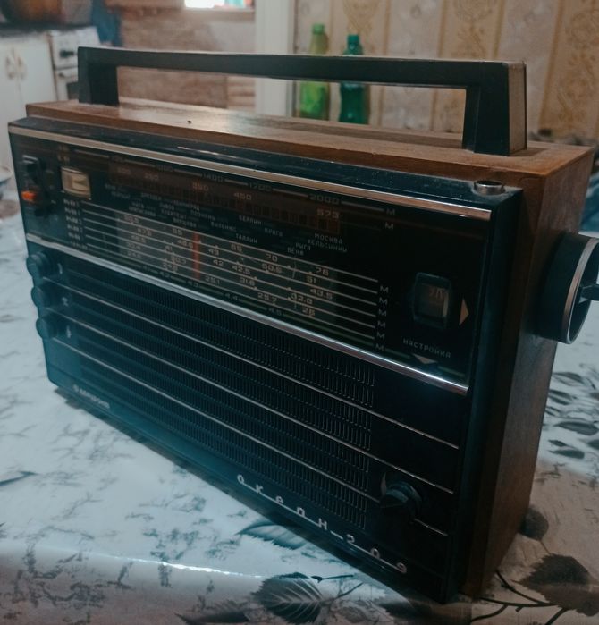 Продается Радио приемник