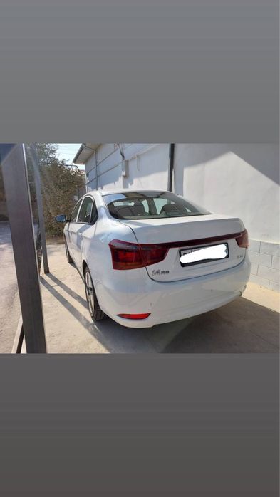 Автомобиль Dongfeng E70(electro)  sotiladi