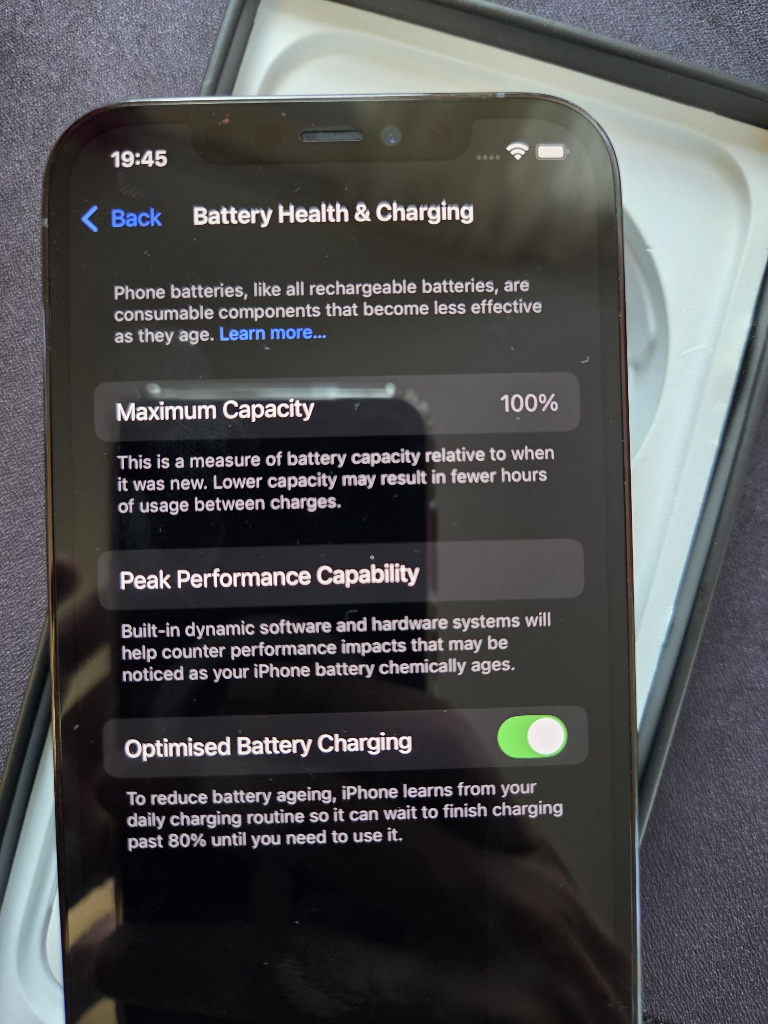 Продава се iPhone 12 Pro Blue – Отлично състояние  първи собственик