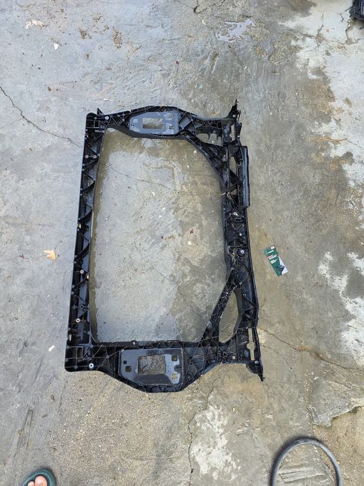 Audi Q3 8U 12-18 Очиларка Маска основа радиатори