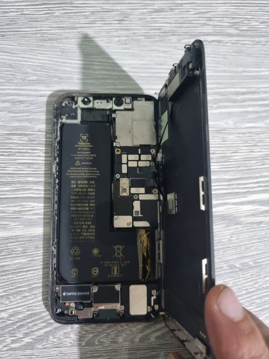 iPhone 11 Pro (Balck) Imei Otgan. iCloud Tozza Yonmebdi. Sotiladi