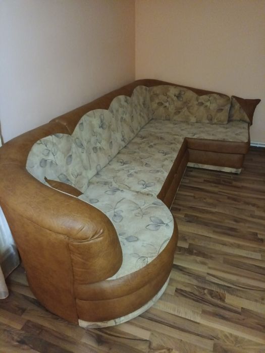 Vând colțar în stare foarte bună  !