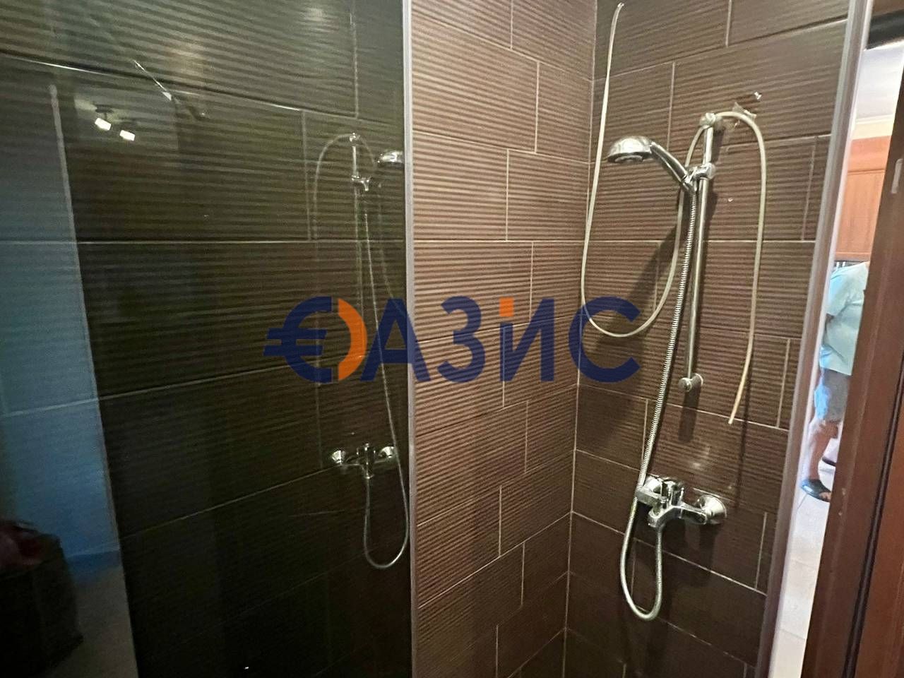 Продава се Двустаен апартамент в к.к. Слънчев бряг - 70 кв.м за 1015 €/кв.м - Снимка #3