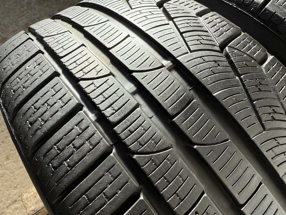 2x Anvelope Iarna 245/45 R17 - Pirelli Sotto Zero Serie 2