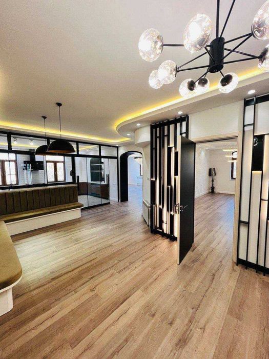 Срочно Продам 4х комн 5/6 в Центре Ц-5 Финансовый институт