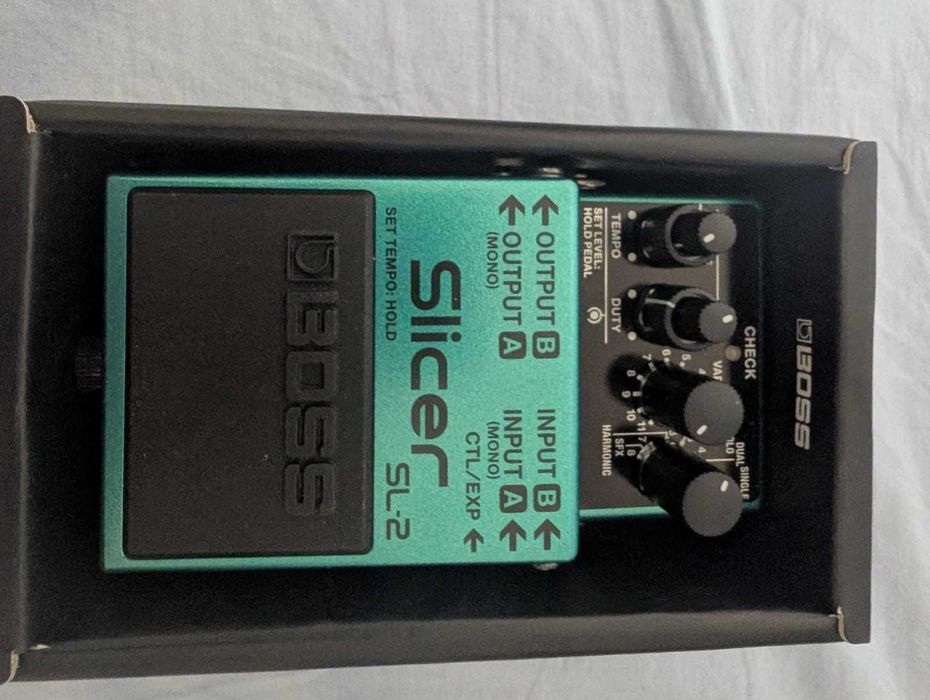BOSS SL-2 Slicer  Pedală compactă pentru chitară