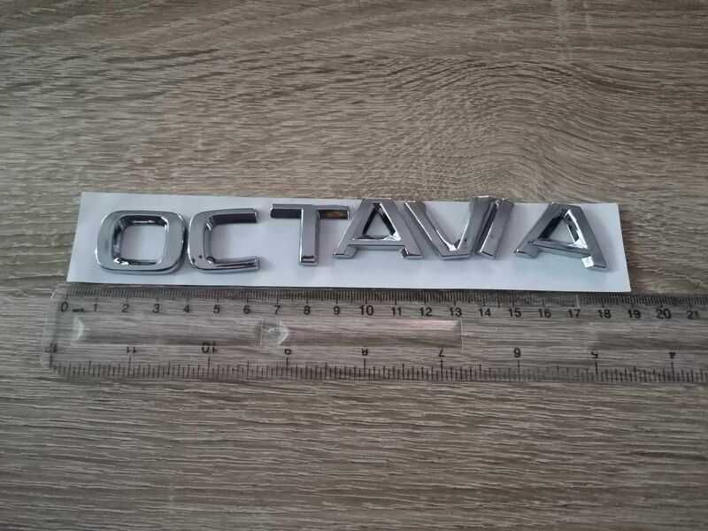 Skoda Octavia надпис емблема нов стил