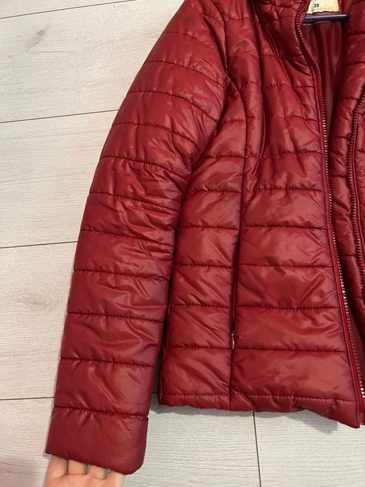 Дамско червено яке