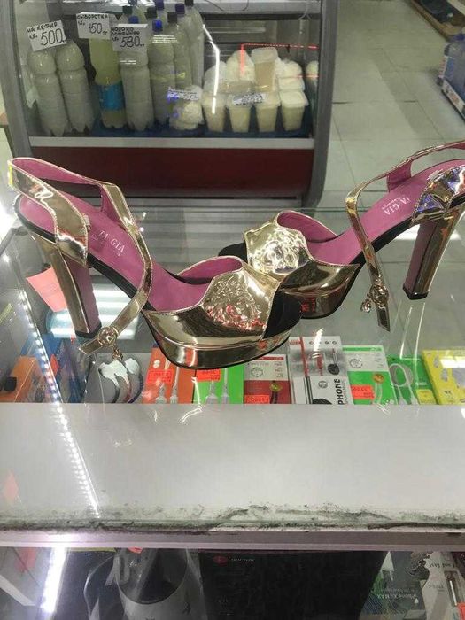 Продам классные женские туфли