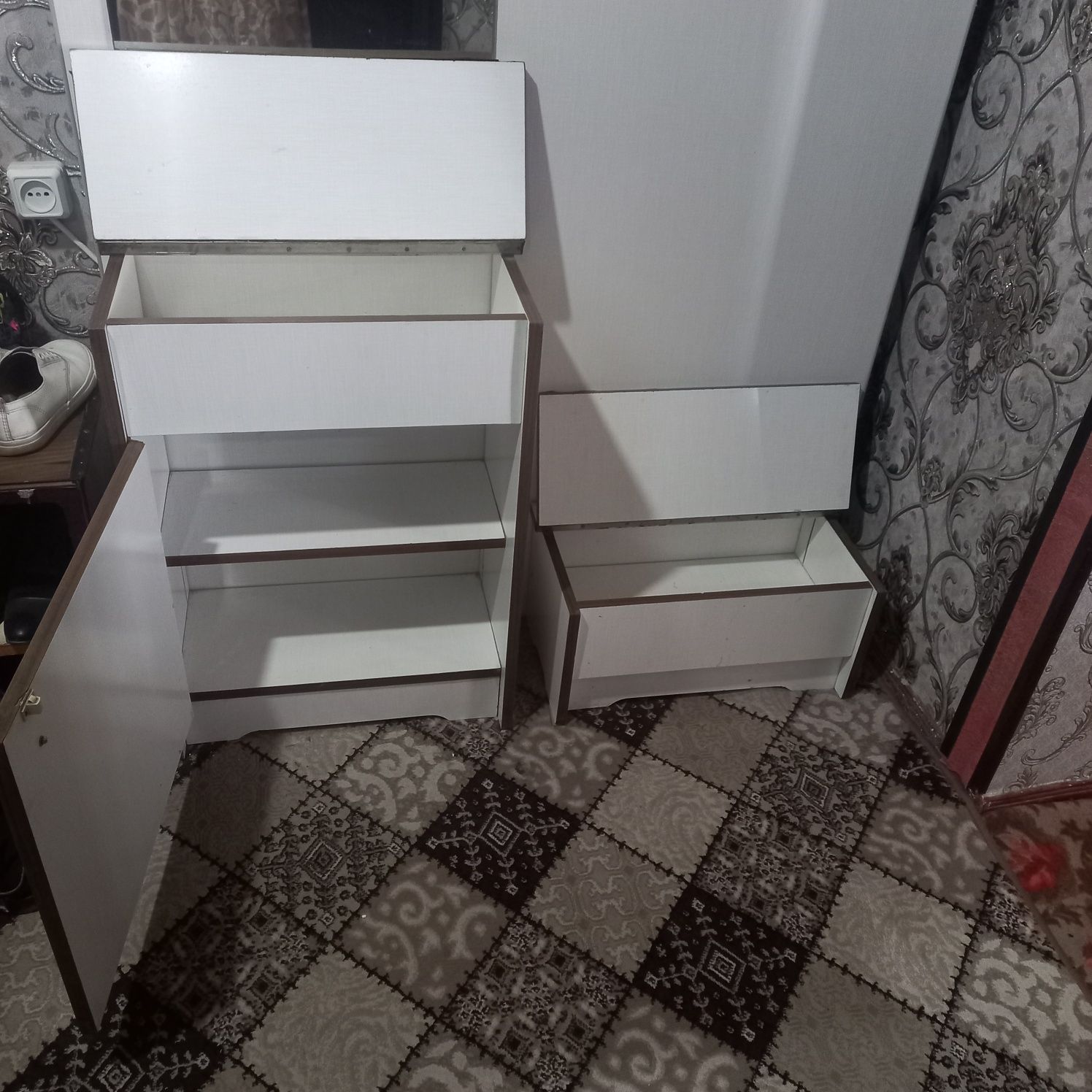 Срочно  прихожка