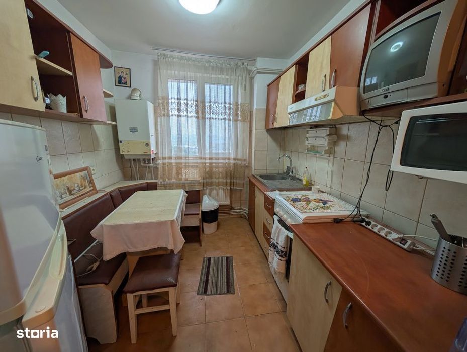 Apartament 3 camere Buhusi - Republicii Penny