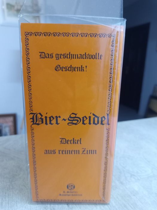 немска бирена халба (Seidel) с капак от калай
