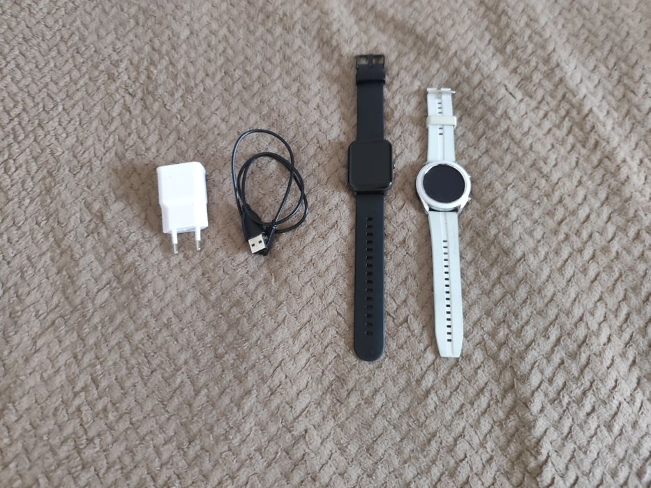 Vând urgent ceasuri amândouă functionabile