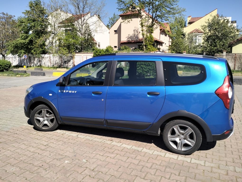 Autoturism Dacia Lodgy