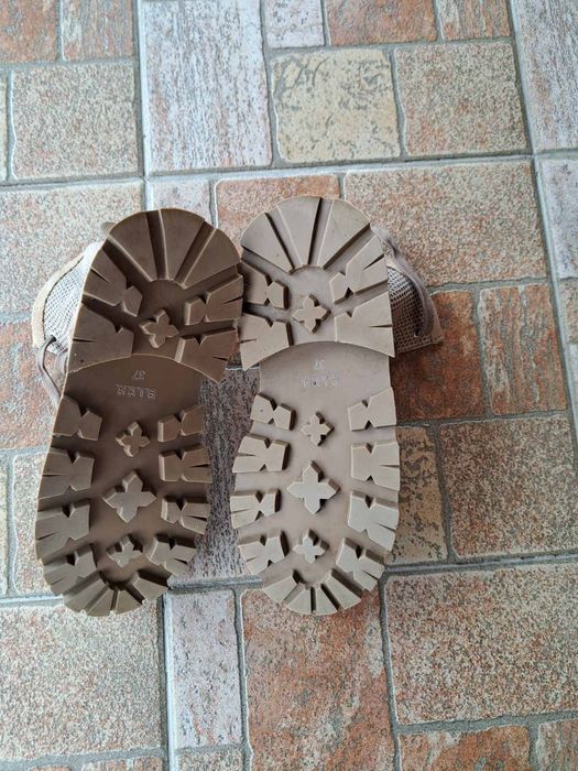 Бежови дамски боти размер 37