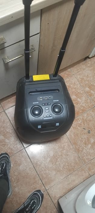 Vând boxe aproape noi