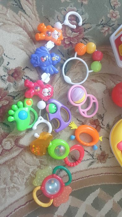 Игрушки детские для маленьких