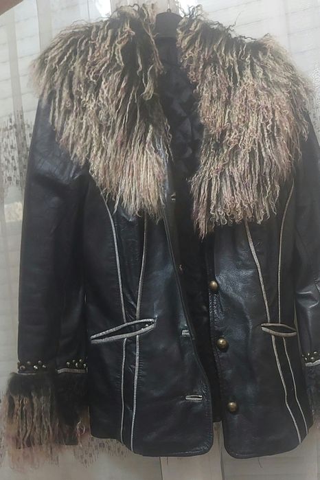 Винтидж кожено яке с декоративен дълъг shaggy косъм