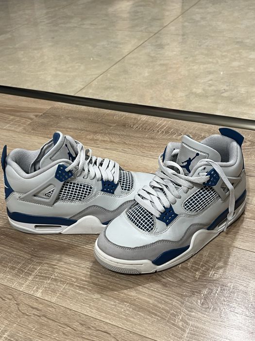 Air Jordan 4 Retro "Military Blue"