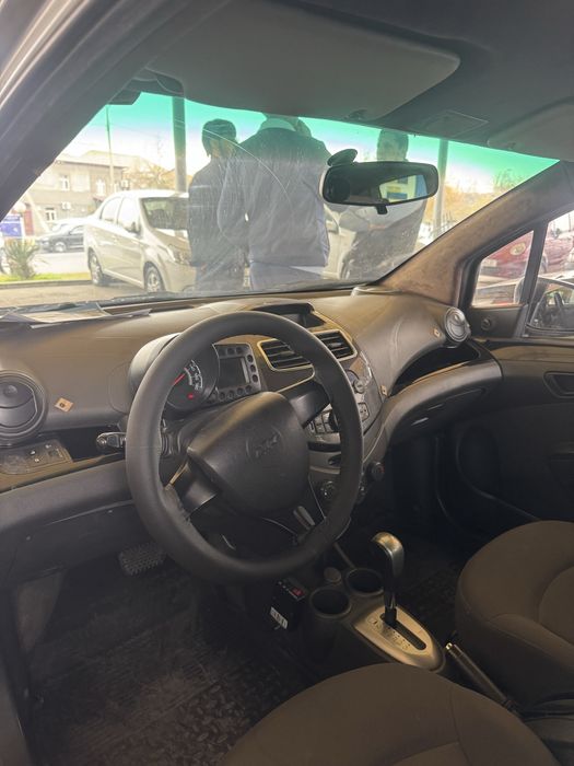 Spark 2014 yil avtomat 330.000km prabeg