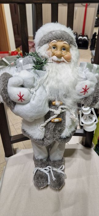 Mos Crăciun alb cu gri