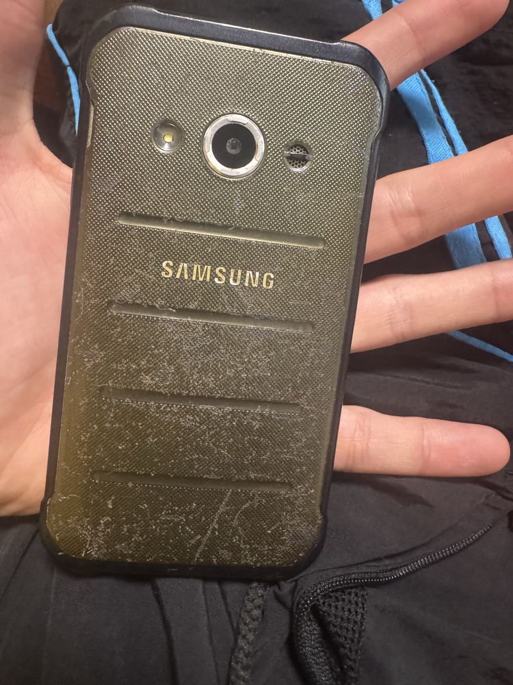 Samsung Xcover 3 + подарък 2 монетки